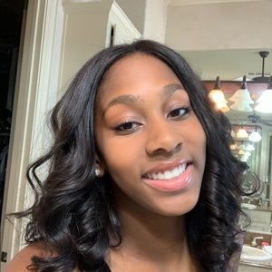 Meet your Posher, Jillian